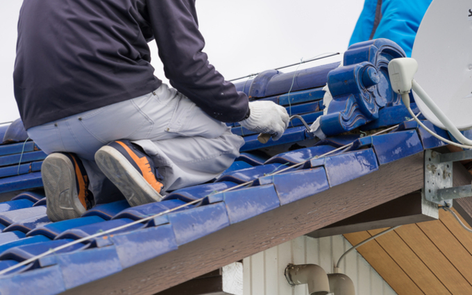 屋根瓦の修理工事