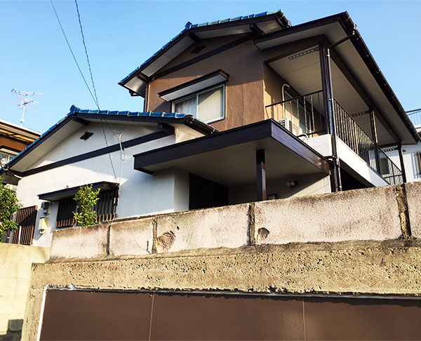 福岡市 – 築31年以上2階戸建てのモルタル外壁塗装【No.71】