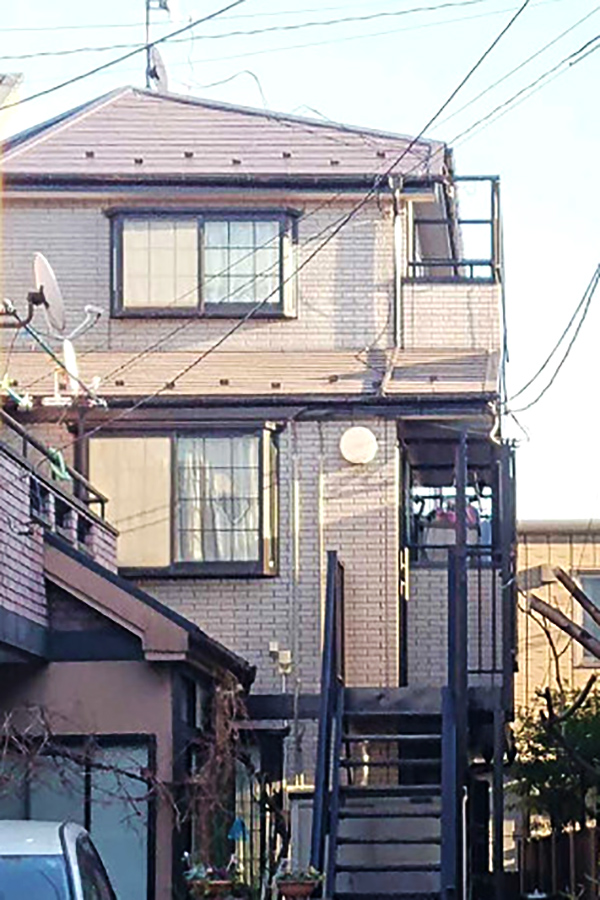 新宿区 -築20年30坪3階戸建て外壁・屋根塗装、バルコニー防水工事、鉄骨階段と付帯部の塗装【No.246】